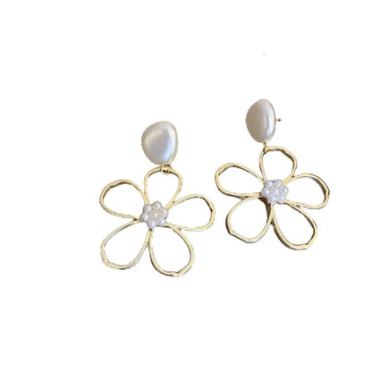 Simple Pearl Flower Earrings For Women Fashion High-End Metal Sense Temperament Earrings 2022 Trend