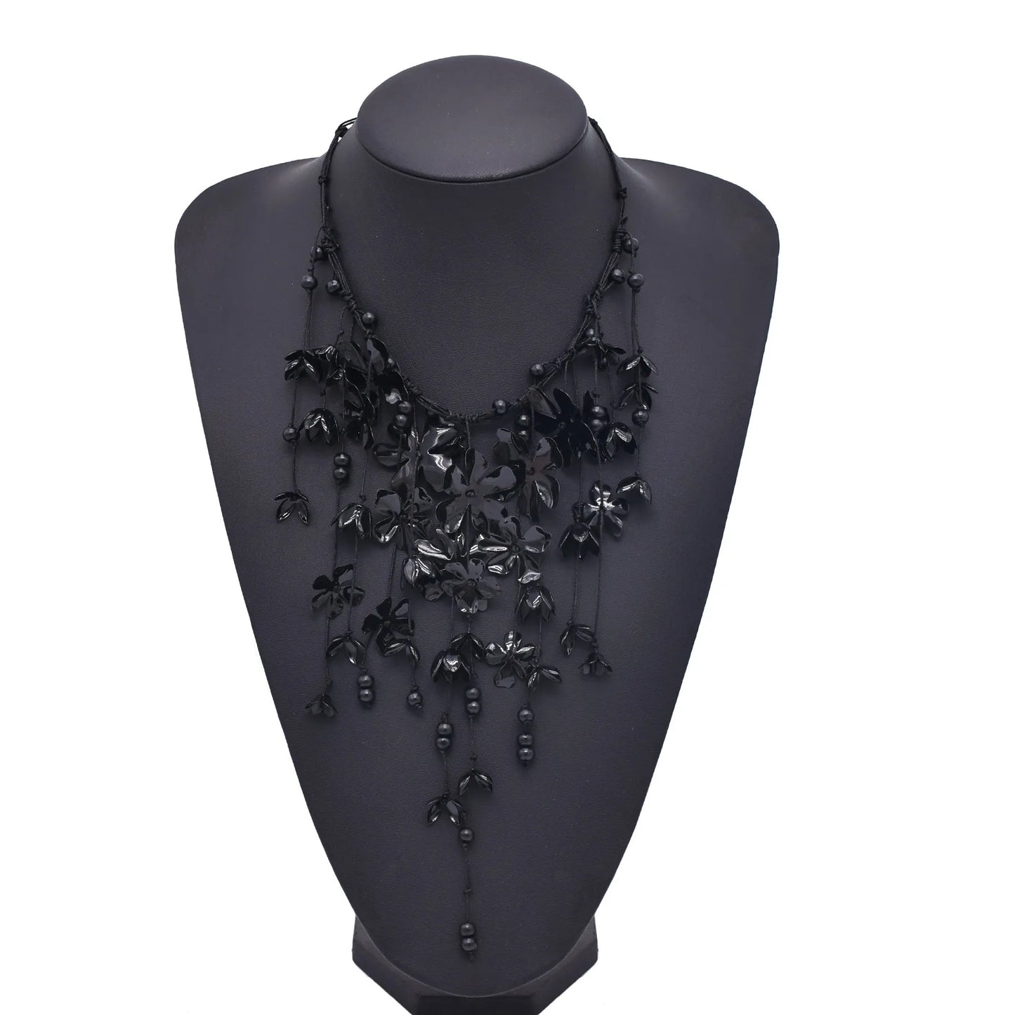 Bohemian Flower Necklace Hand Woven Multi-layer Floral Necklace Exaggerated Collarbone Chain Bridal Dress Accessories for Women