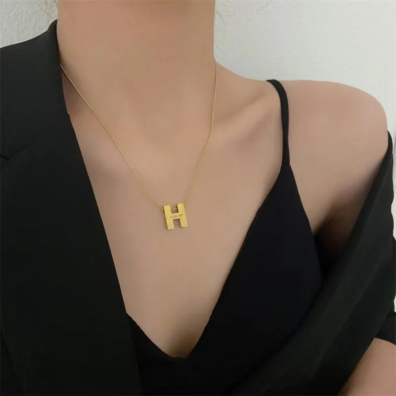 H letter necklace for women, trendy, light luxury, niche, collarbone chain, simple temperament