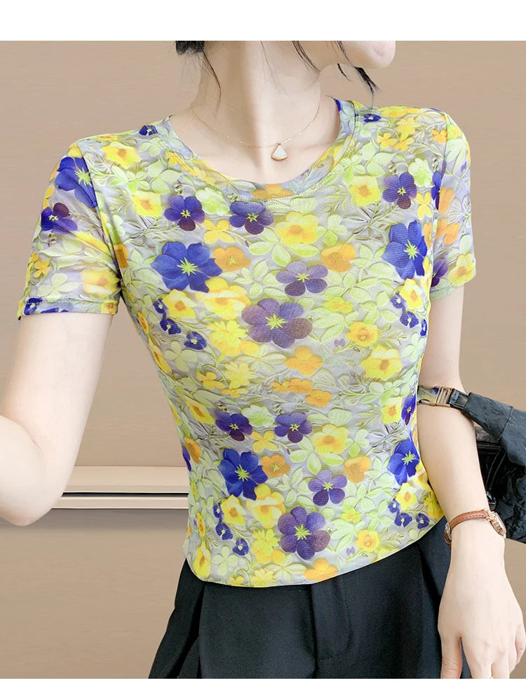 Summer Tops for Women: Breathable Mesh-Lined Slim Fit Tee with Trendy Prints Youthful Mother's Casual Short Sleeve T Shirts
