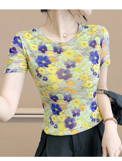 Summer Tops for Women: Breathable Mesh-Lined Slim Fit Tee with Trendy Prints Youthful Mother's Casual Short Sleeve T Shirts