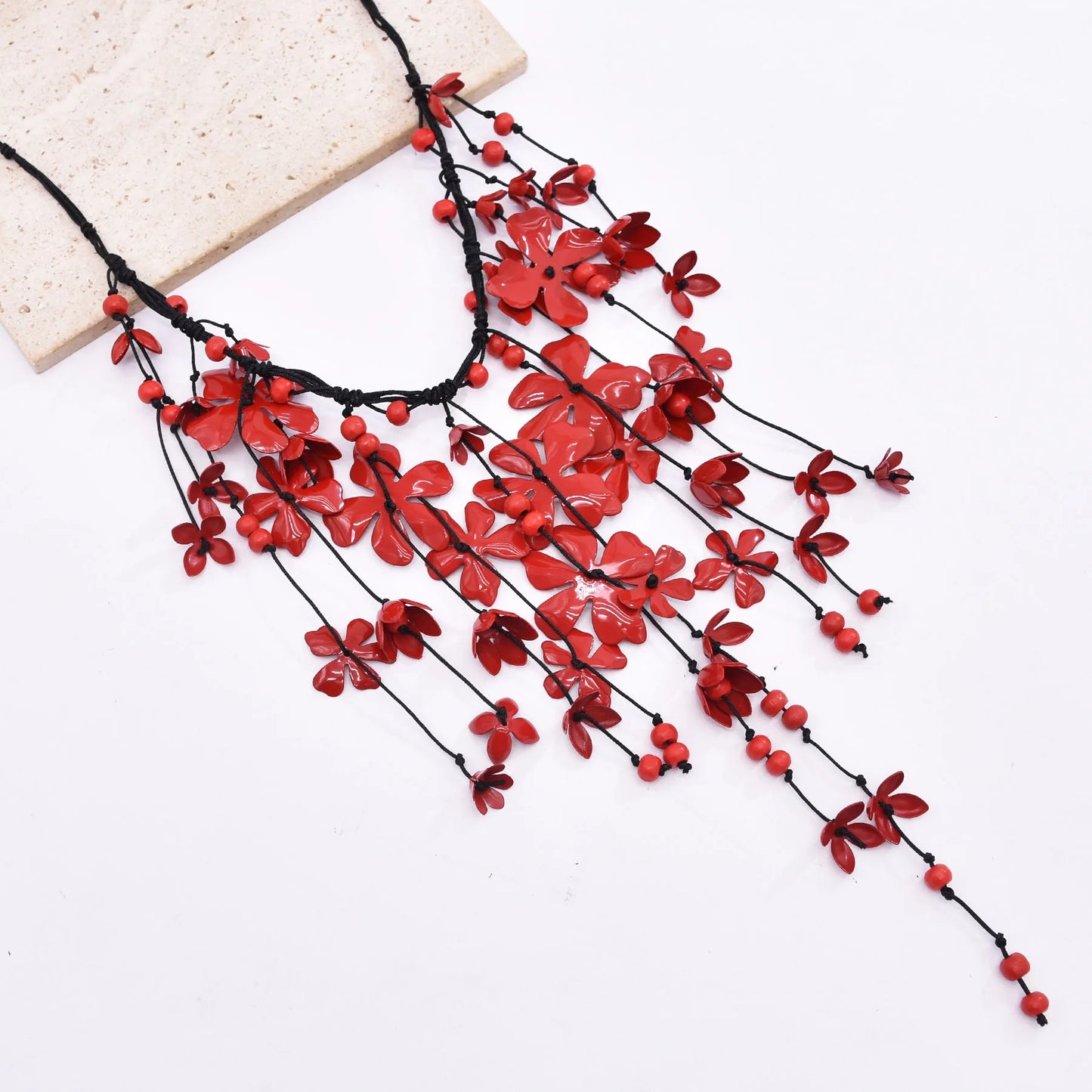 Bohemian Flower Necklace Hand Woven Multi-layer Floral Necklace Exaggerated Collarbone Chain Bridal Dress Accessories for Women