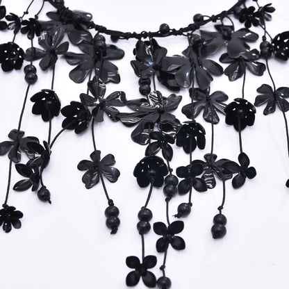 Bohemian Flower Necklace Hand Woven Multi-layer Floral Necklace Exaggerated Collarbone Chain Bridal Dress Accessories for Women