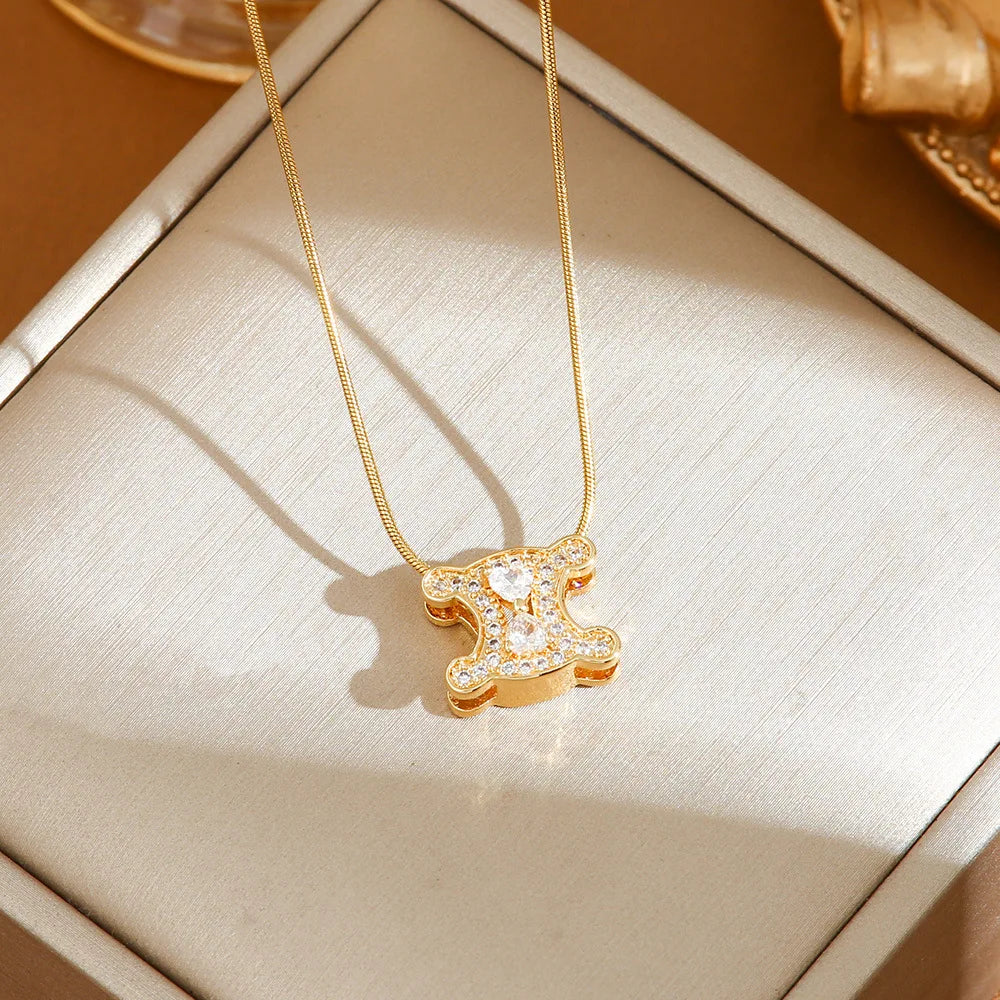 A Light Luxury, Niche Design, Retro and High-end Necklace, Versatile and Trendy Collarbone Chain for Women