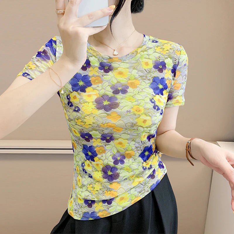 Summer Tops for Women: Breathable Mesh-Lined Slim Fit Tee with Trendy Prints Youthful Mother's Casual Short Sleeve T Shirts