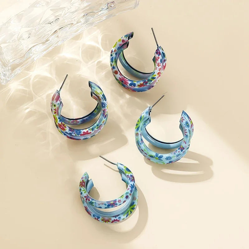 A Pair of Exaggerated Printed Three-ring C-shaped Earrings for Women, Suitable for Gifting and Fashionable Earrings